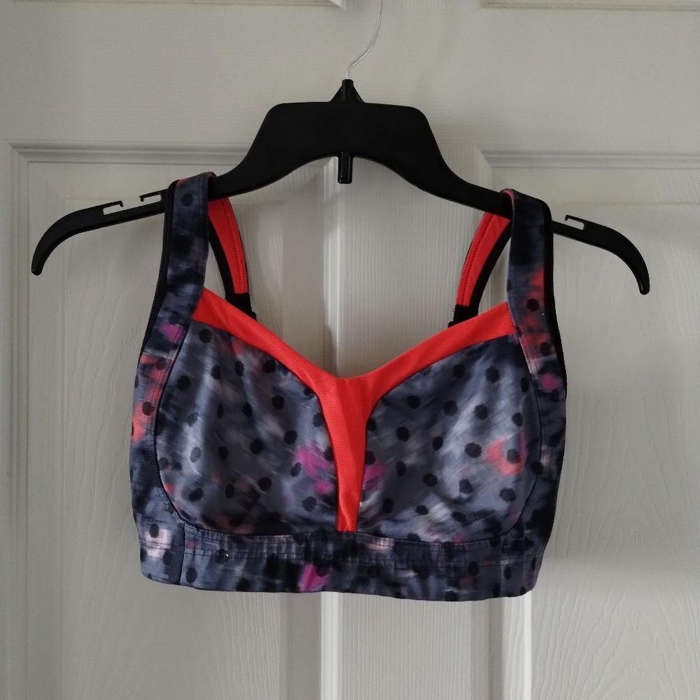 Lululemon Ta Ta Tamer III Sports Bra Size 34DD